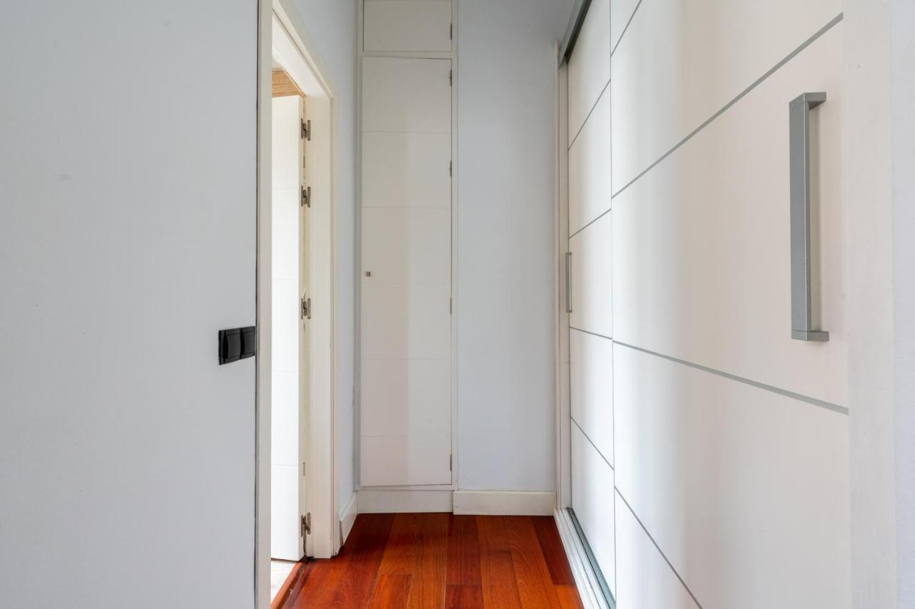 Cathedral Apartment, Upper Floor Apartment Севиля Екстериор снимка