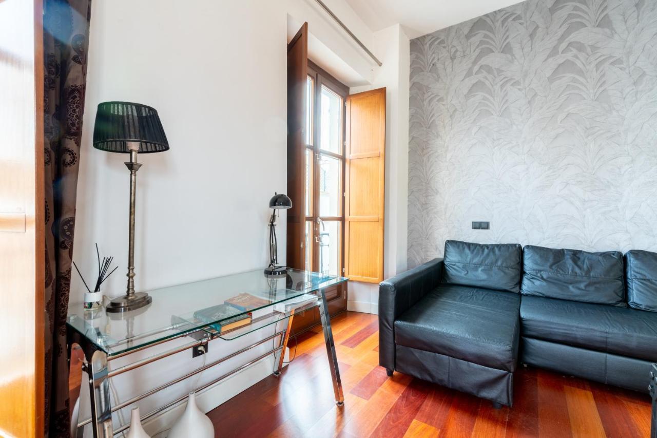 Cathedral Apartment, Upper Floor Apartment Севиля Екстериор снимка