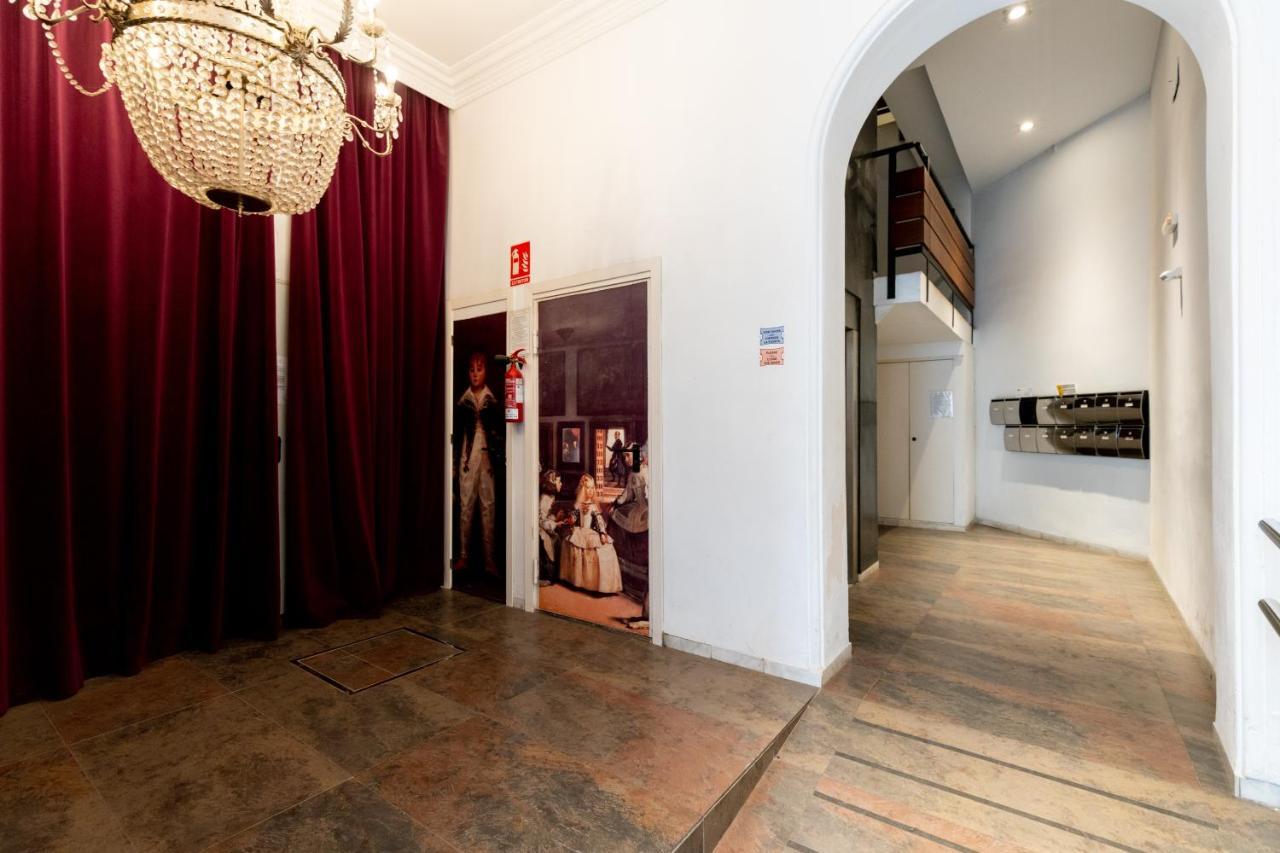 Cathedral Apartment, Upper Floor Apartment Севиля Екстериор снимка