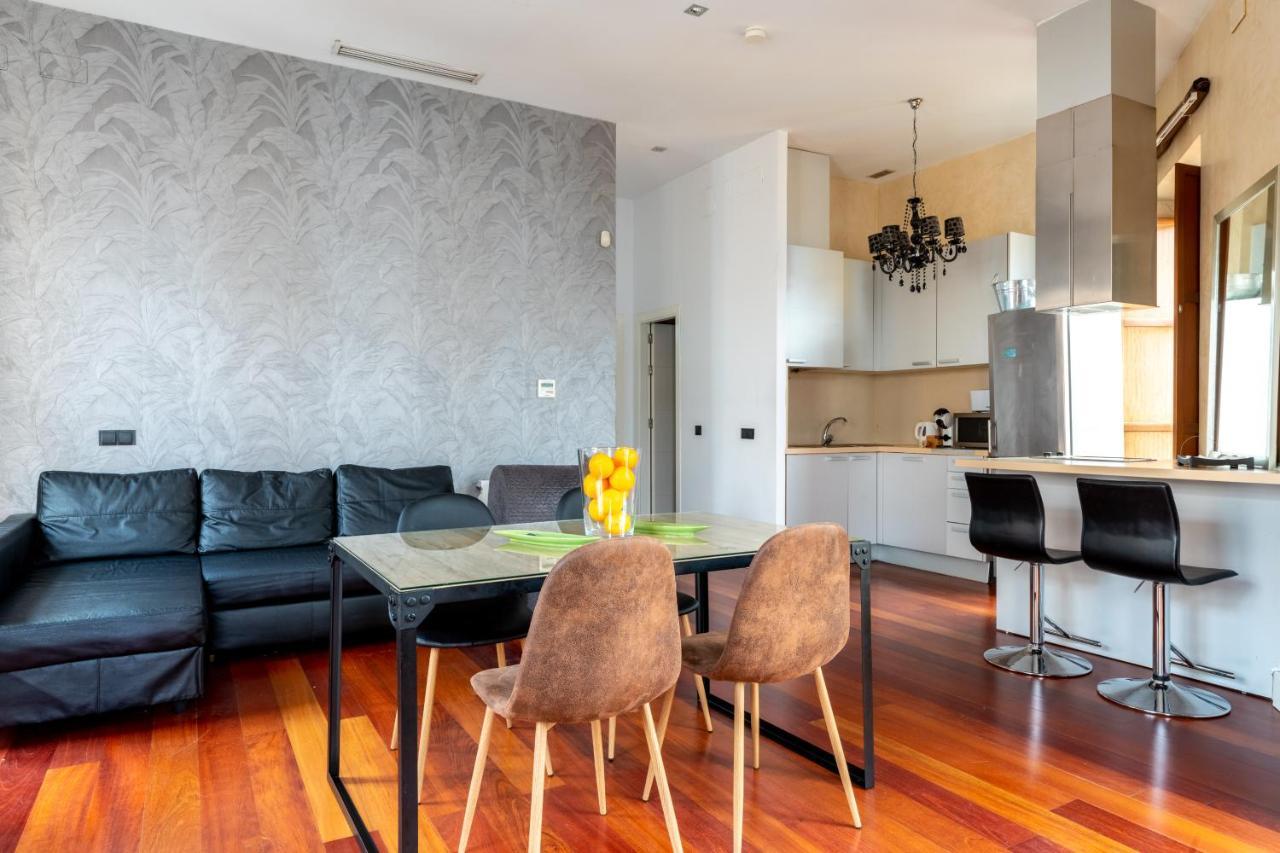 Cathedral Apartment, Upper Floor Apartment Севиля Екстериор снимка